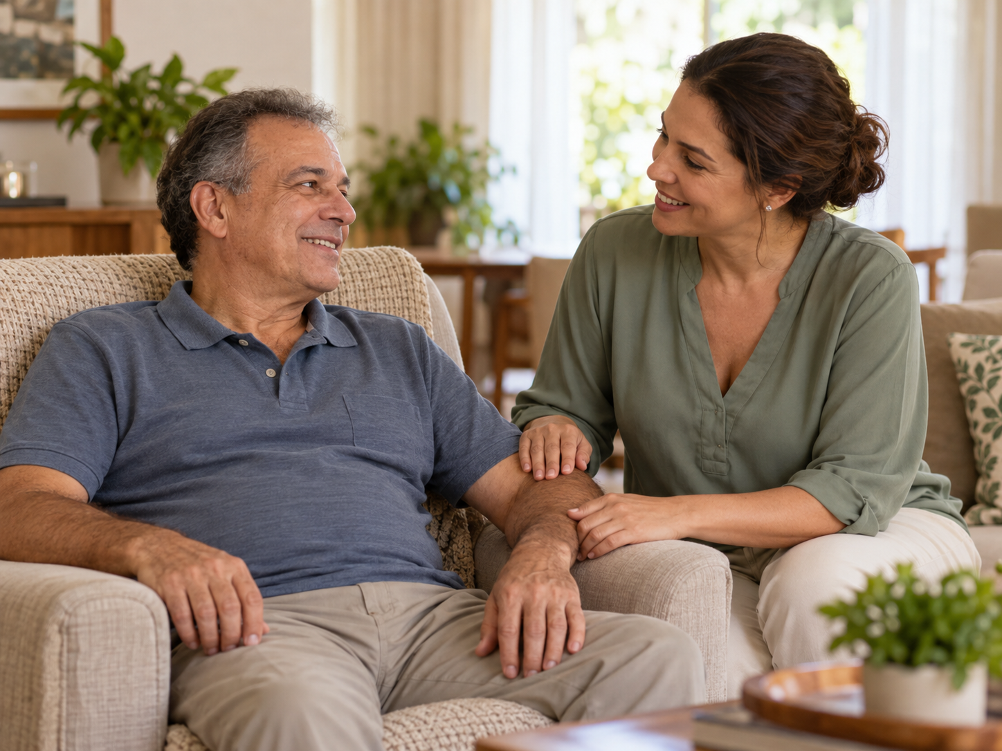 Cena ilustrativa de um homem recebendo companhia durante sua recuperação em casa.